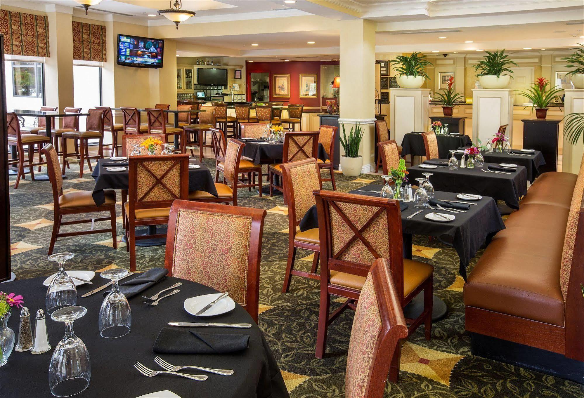 Hilton Garden Inn San Diego Del Mar Extérieur photo